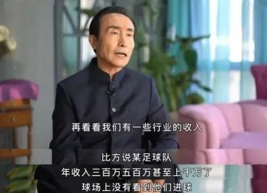 黄晓明也在某社交平台发文称：;这次演律师有点难，心疼地抱住自己